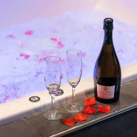 Heritage Et Privative Avec Jacuzzi Et Sauna Hyper Centre Apartment